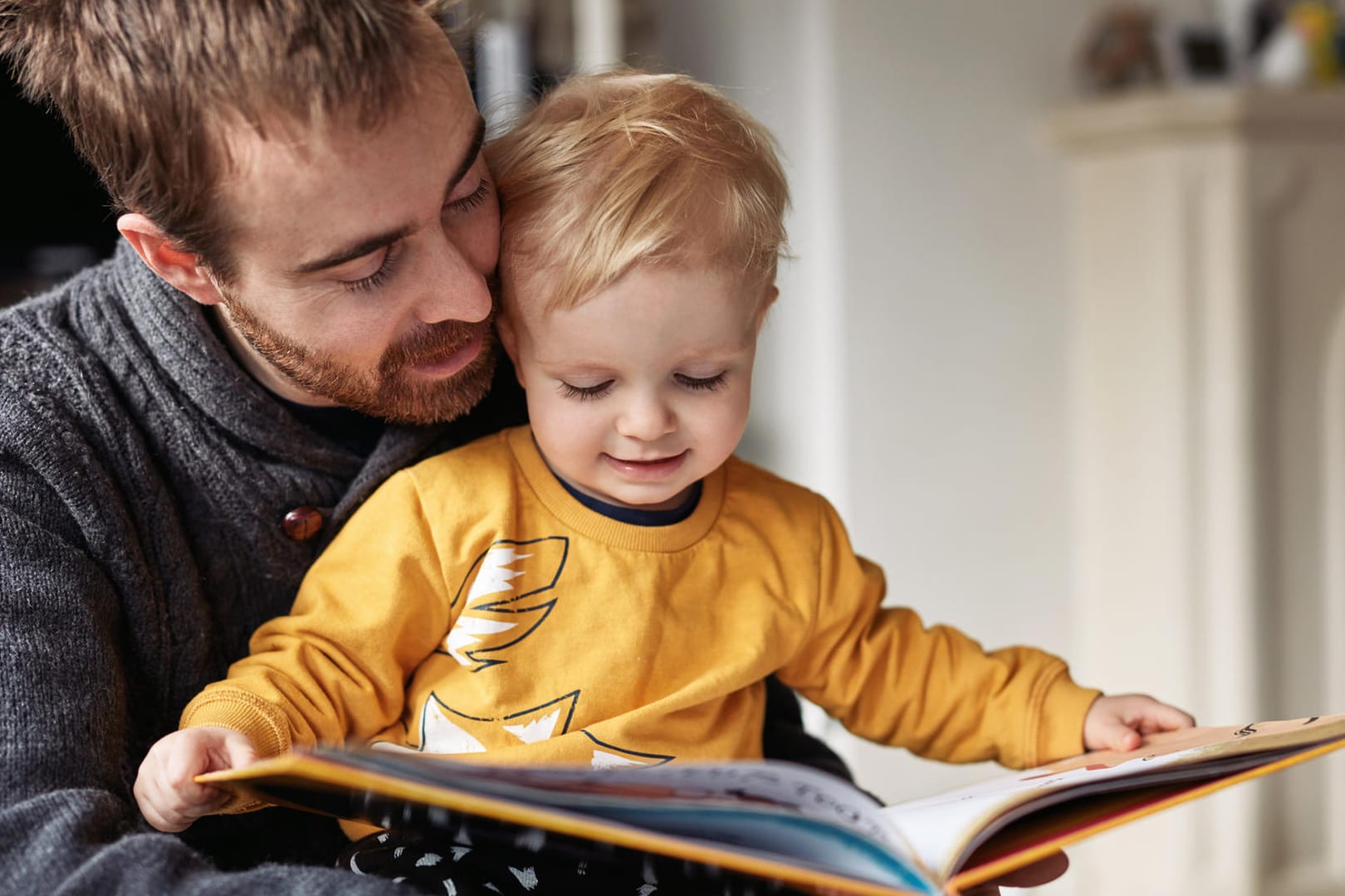 Kinderbuch: In vielen Kinderbüchern sind die Hauptfiguren weiß. Gerade in traditionellen Erzählungen werden Jungen als mutig dargestellt, Mädchen als schwach.