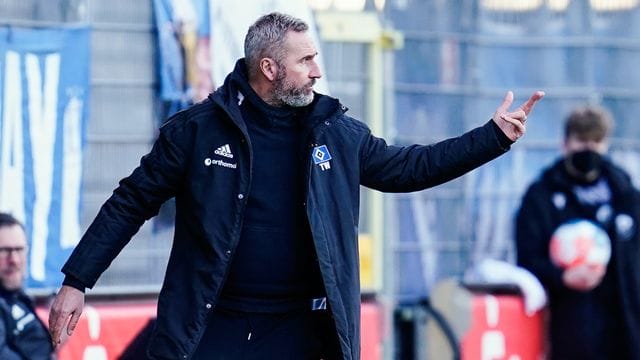 Alle Spieler von HSV-Trainer Tim Walter mussten zum Corona-Test.