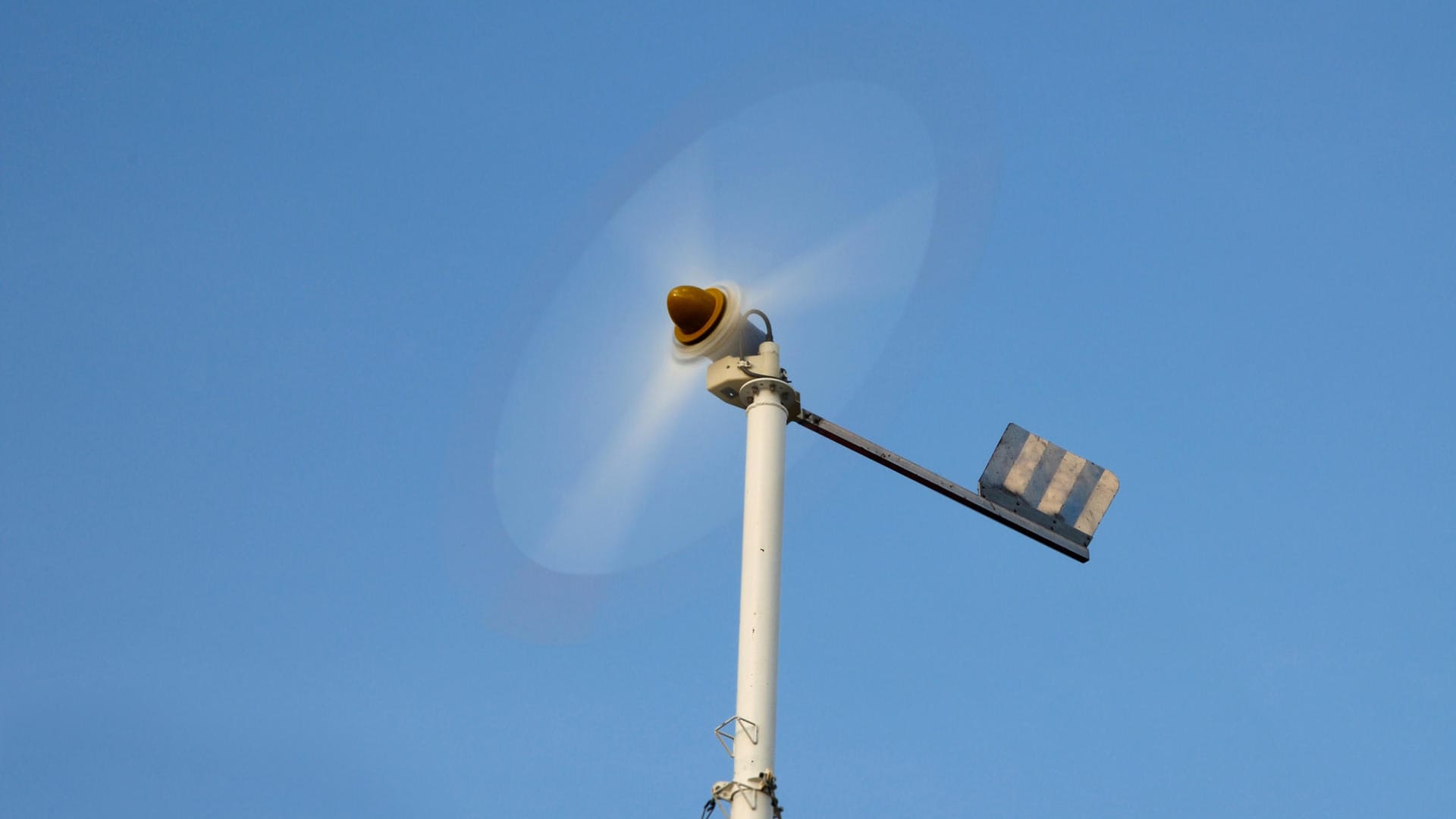 Windkraft: Kleine Windkrafträder lohnen sich eher nicht.