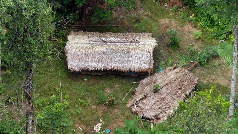 Blick auf eine Koka-Mühle auf einer Kokain-Plantage bei Rio de Janeiro (Archivbild): Die Kokain-Produktion schadet oftmals auch dem Regenwald.