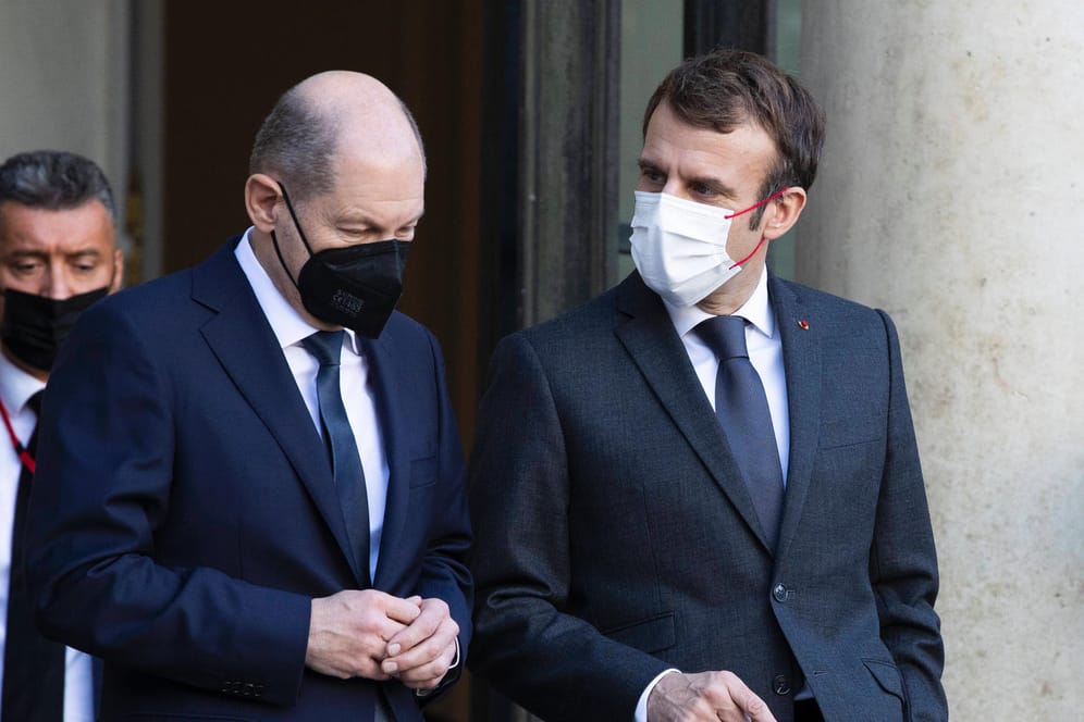 Bundeskanzler Olaf Scholz und Frankreichs Präsident Emmanuel Macron: Zu zweit drangen sie in einem Telefonat auf eine Feuerpause.