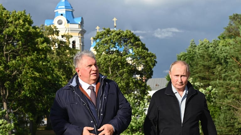 Die rechte Hand: Rosneft-Chef, Igor Sechin, gilt als einer der mächtigsten Männer Russlands – nach Putin.