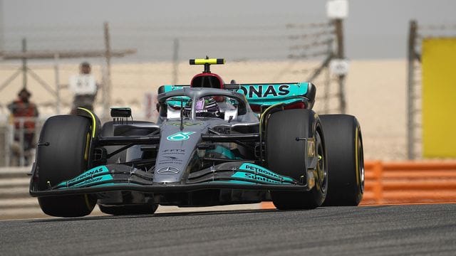 Mercedes-Pilot Lewis Hamilton beim Training in Bahrain.