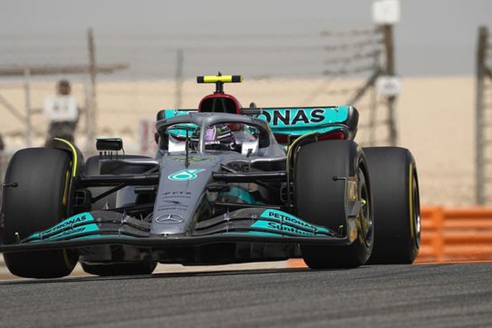 Mercedes-Pilot Lewis Hamilton beim Training in Bahrain.