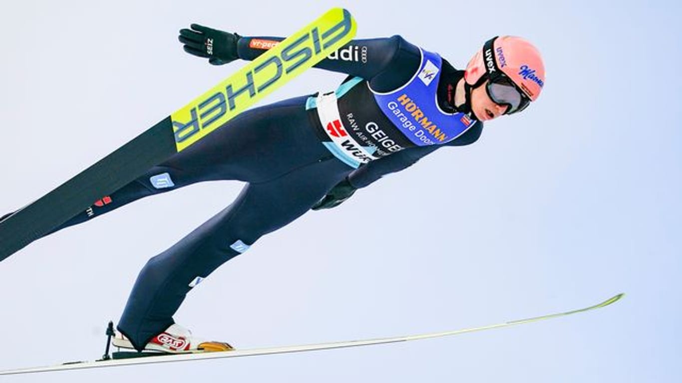 Der DSV-Adler Karl Geiger startet mit einem sechsten Platz in die Skiflug-WM.