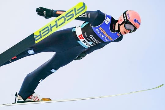 Der DSV-Adler Karl Geiger startet mit einem sechsten Platz in die Skiflug-WM.