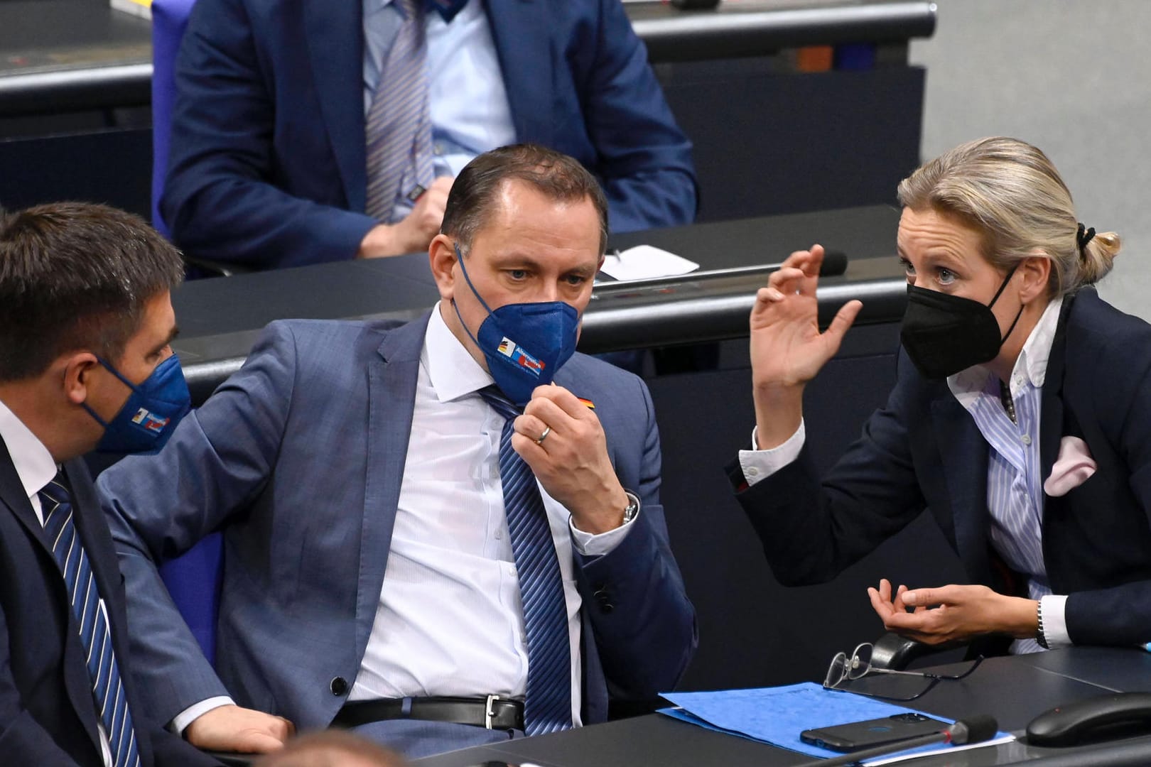 AfD-Fraktionschefs Chrupalla und Weidel im Bundestag: Erneut scheitert die Partei am Bundesverfassungsgericht.