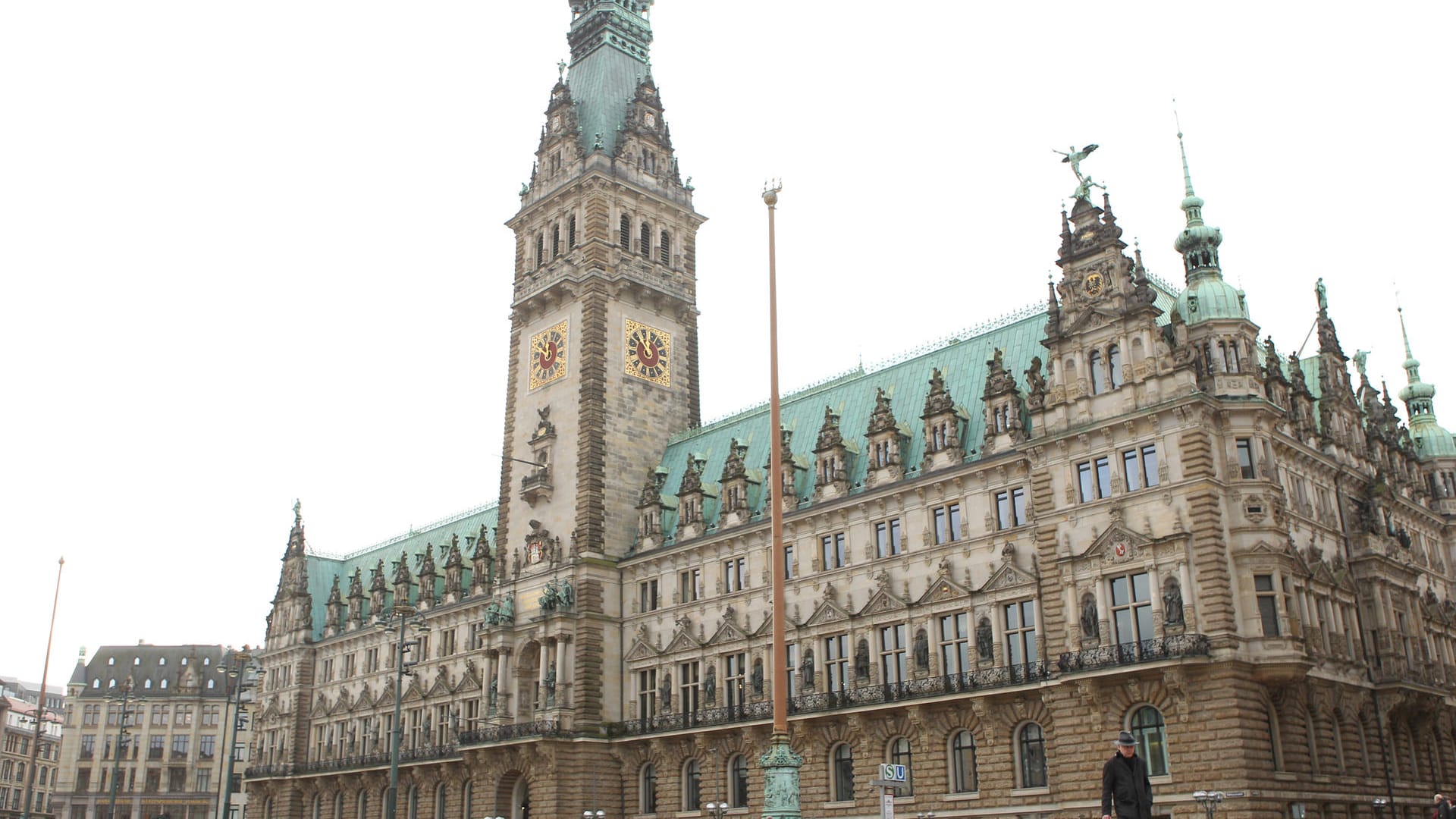Im Hamburger Rathaus tagt der Senat (Symbolbild): Der Sozialverband Deutschland drängt das Parlament zum Handeln. Im Hamburger Rathaus tagt der Senat (Symbolbild): Der Sozialverband Deutschland drängt das Parlament zum Handeln.