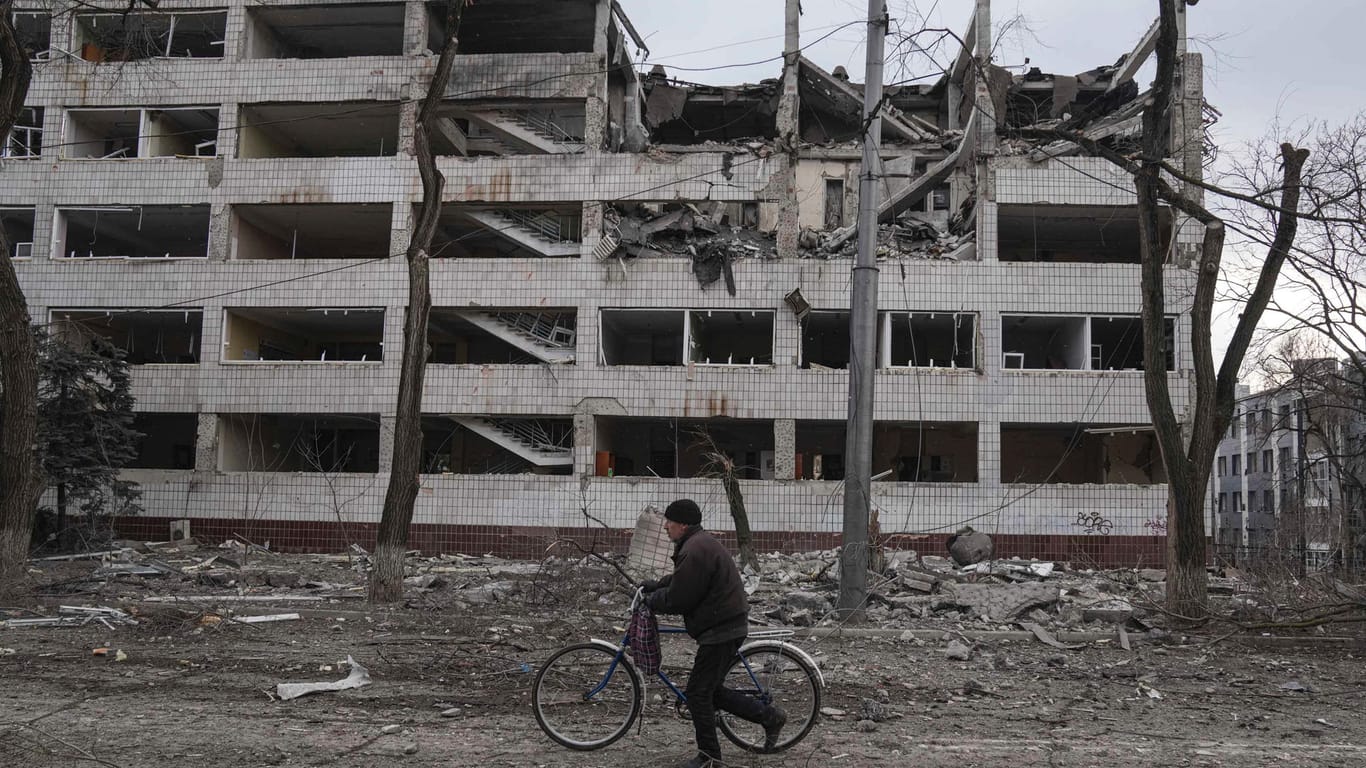 Bilder der Zerstörung aus Mariupol: Die Hafenstadt ist seit Tagen unter Beschuss.