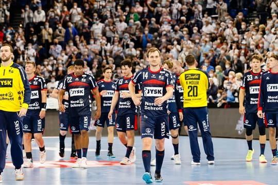 Flensburgs Handballer verloren das letzte Vorrundenspiel gegen Barcelona und beendete die Gruppenphase auf Platz sechs.