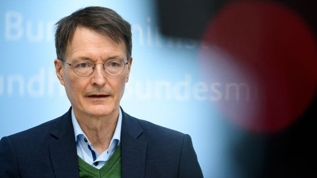 Bundesgesundheitsminister Karl Lauterbach will sich heute zur Corona-Lage äußern.