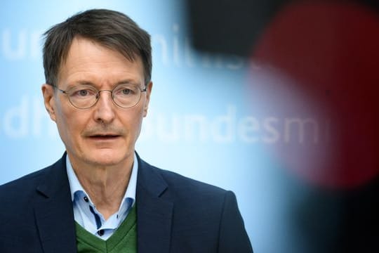 Bundesgesundheitsminister Karl Lauterbach will sich heute zur Corona-Lage äußern.