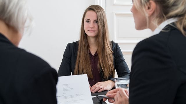 Kurz vor dem Start ins Berufsleben machen sich viele Bewerberinnen und Bewerber oft mehr Sorgen als nötig.