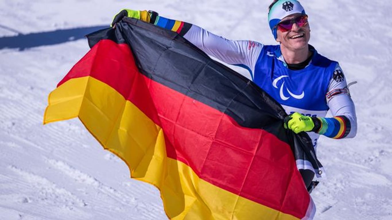 Martin Fleig gewann 2017 im Biathlon sowie 2019 im Langlauf den WM-Titel.