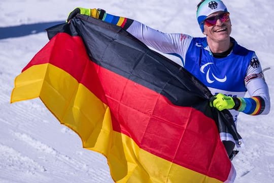 Martin Fleig gewann 2017 im Biathlon sowie 2019 im Langlauf den WM-Titel.