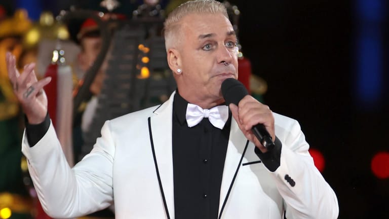 Rammstein-Sänger Till Lindemann bei einem Soloauftritt 2021.