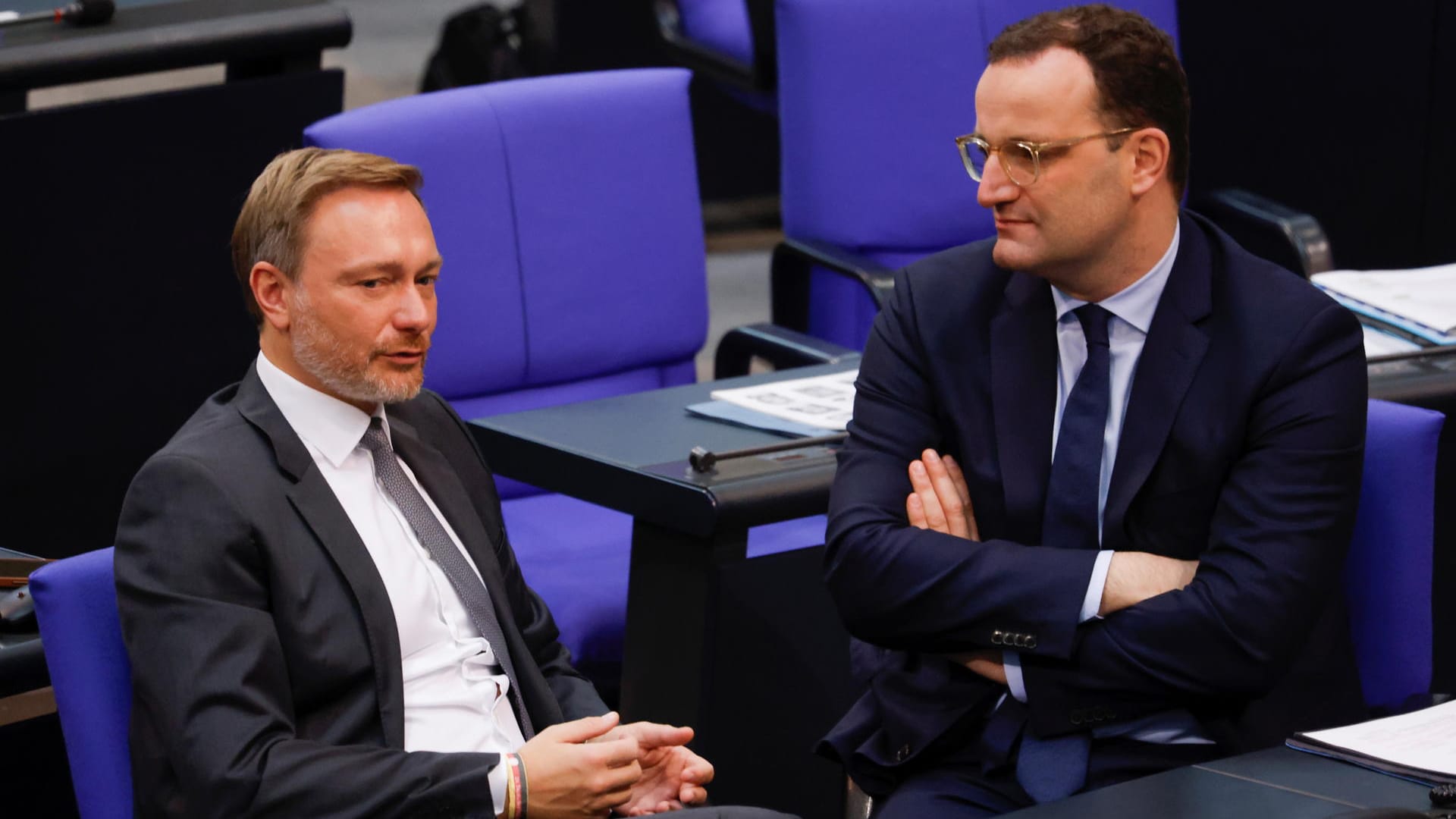 Jens Spahn und Christian Lindner: "Das ist eine beeindruckende Verwandlung, die aber dem Problem nicht gerecht wird."