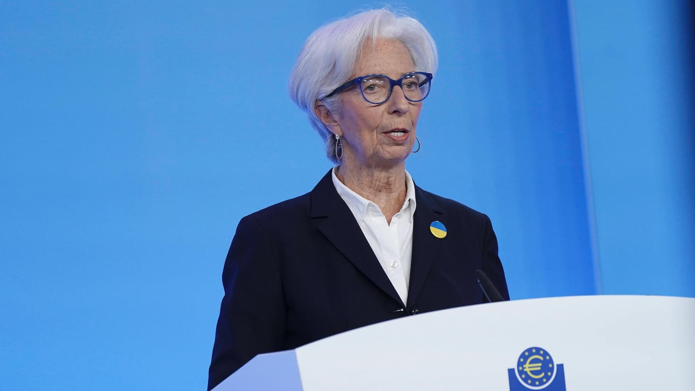 Christine Lagarde: Die EZB-Präsidentin ließ sich am Donnerstag nicht in die Karten schauen, wann der Leitzins angehoben werden könnte.