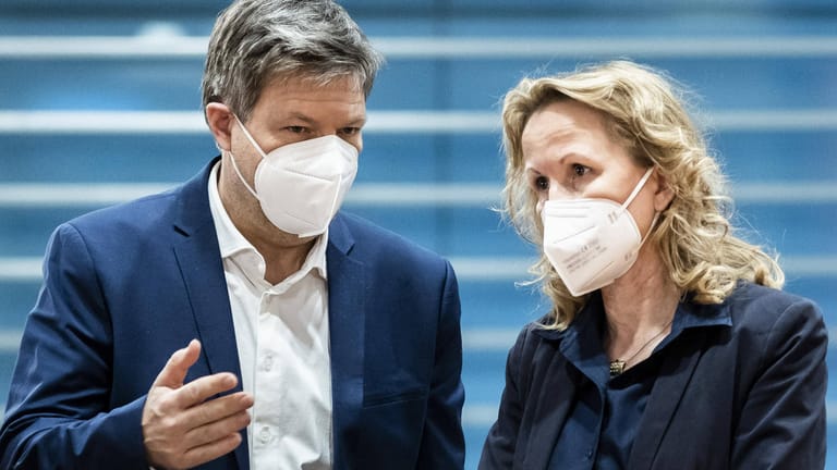 Robert Habeck und Steffi Lemke: Die Grünen-Minister sprechen sich gegen eine Rückkehr zur Atomkraft aus.