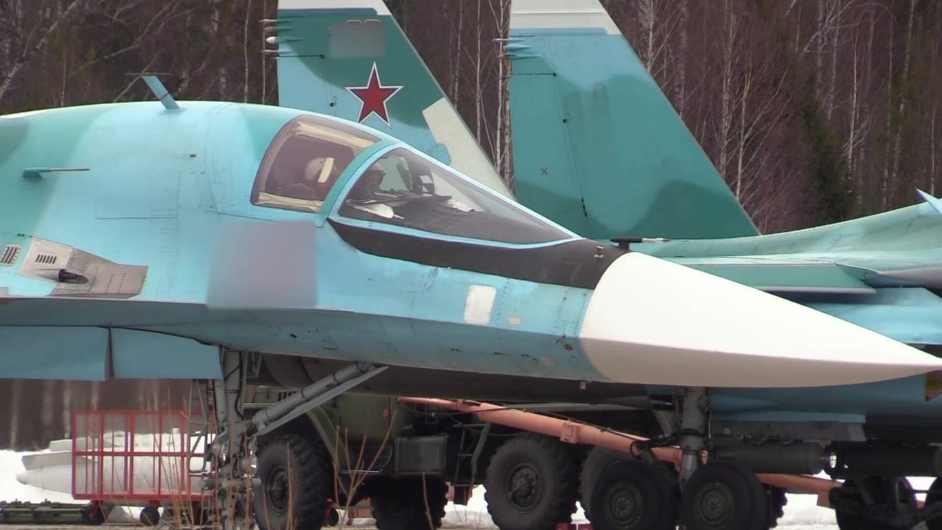 Ein russischer Kampfjet soll Dörfer in Belarus angegriffen haben. (Symbolfoto)