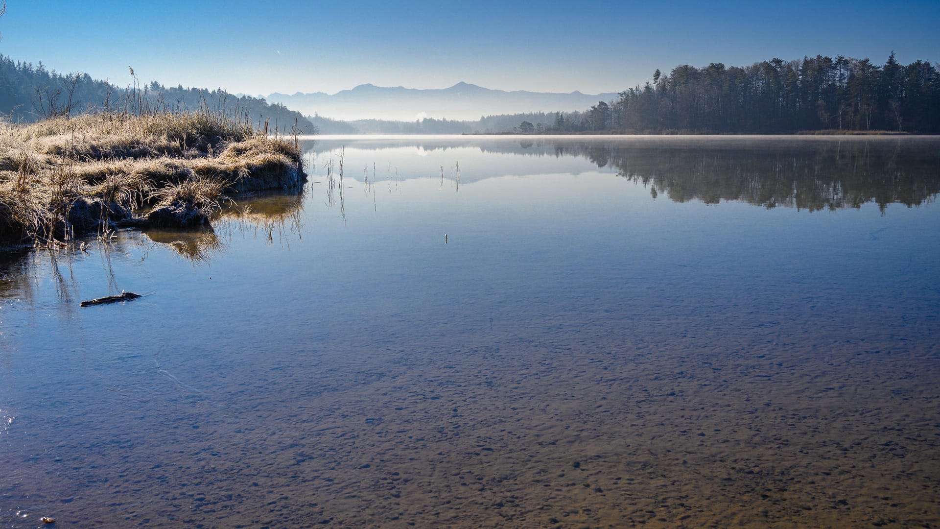 Die Osterseen bei Iffeldorf (Archivbild): Sie liegen zwischen Alpen und Starnberger See, ein Spaziergang um die Seen lohnt sich.