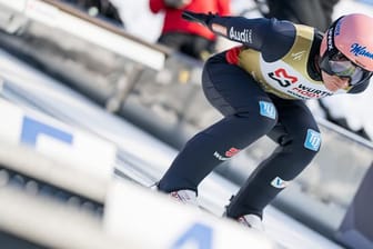 Skispringer Karl Geiger hat beim Einzel in Vikersund keine Medaillenchancen mehr.
