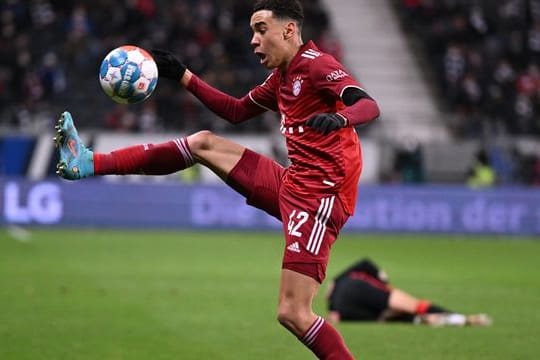 Bayerns Jamal Musiala kann in Sinsheim der jüngste Bayern-Spieler der Geschichte mit 50 Bundesliga-Einsätzen werden.