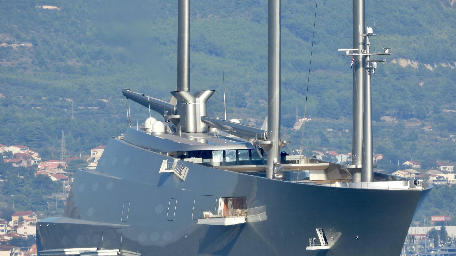 530-Millionen-Euro-Jacht von Melnitschenko: Ein Boot wie dieses wurde in Italien festgesetzt.