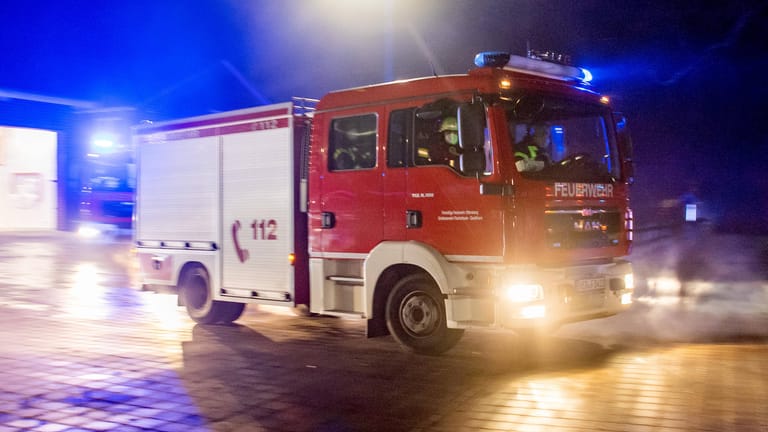 Bei einem Wohnungsbrand in Schwerin sind zwei Menschen ums Leben gekommen. (Symbolfoto)
