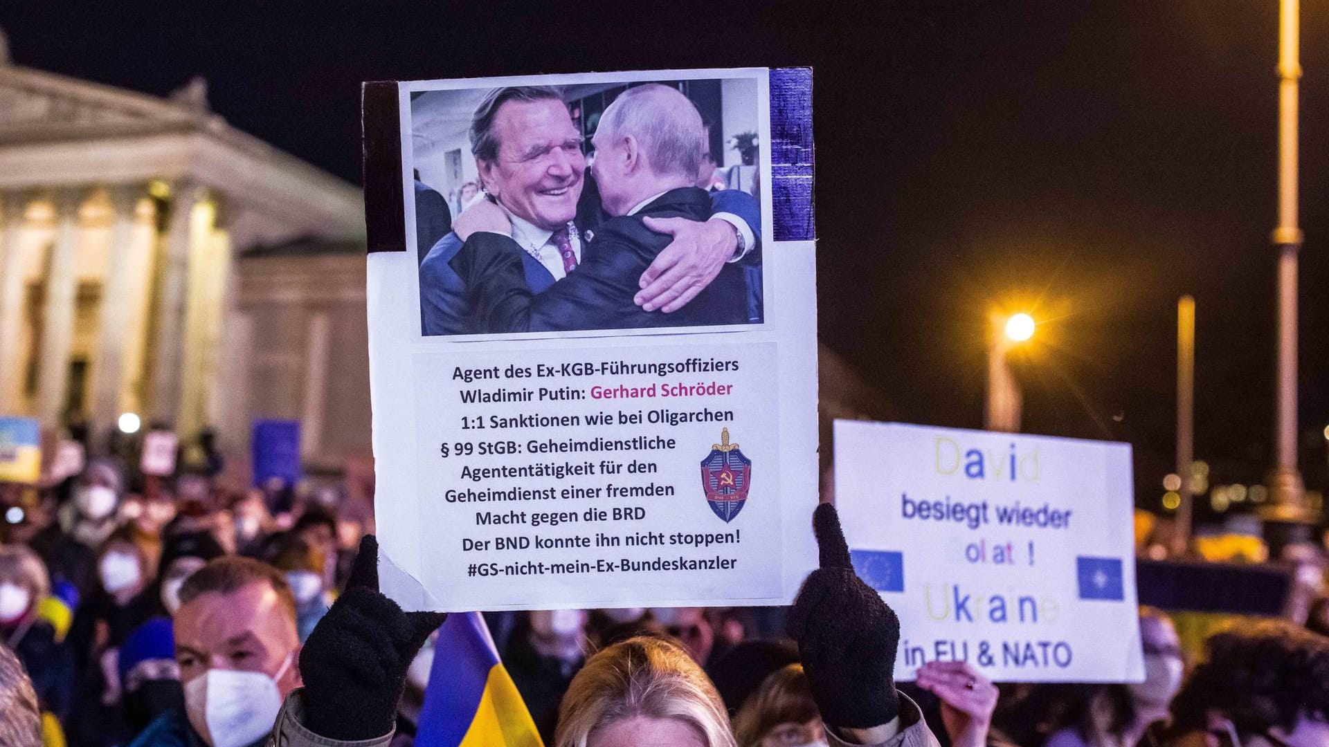 Schröder-Kritik bei Anti-Kriegs-Demo Anfang März in München.