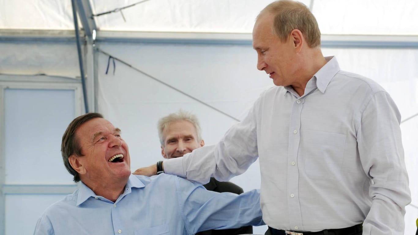 Vertraute Schröder und Putin: "Das wäre ja ein schönes Kapitel in seiner Biografie."
