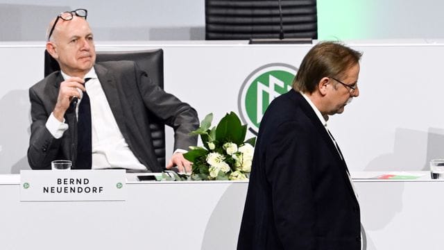 Rainer Koch (r) war im Gegensatz zu Bernd Neuendorf ein Verlierer des DFB-Bundestags. Rainer Koch (r) war im Gegensatz zu Bernd Neuendorf ein Verlierer des DFB-Bundestags.