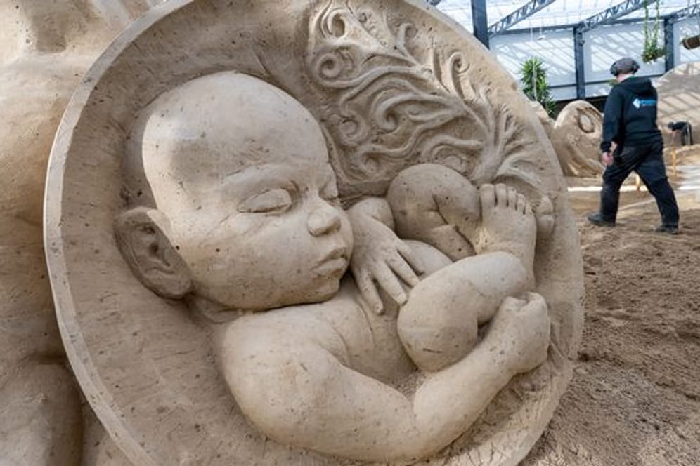 Sandskulpturen-Schau auf Rügen
