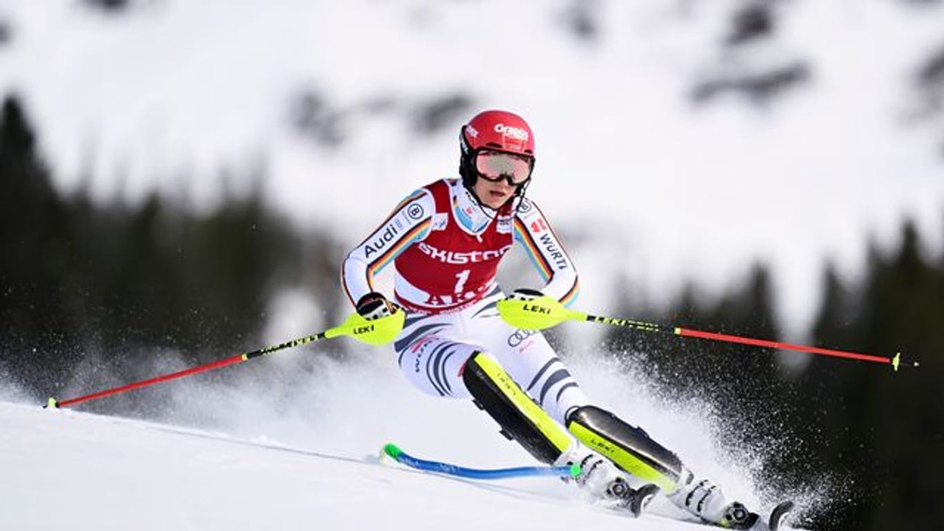 Ski-Ass Lena Dürr kam beim Weltcup im schwedischen Are trotz zwischenzeitlicher Führung nur auf Rang fünf.