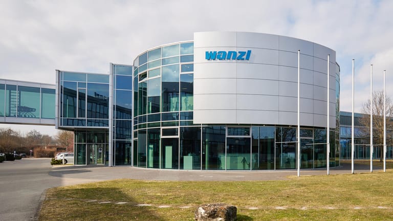 Der Wanzl-Unternehmenssitz samt Showroom: Bald soll hier ein "Innovation Hub" entstehen, mit der Digitalisierung der Einkaufswagen nimmt es das Unternehmen seit 2017 ernst.