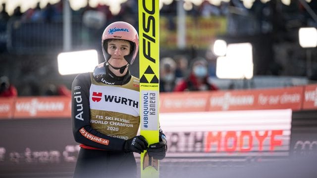 Karl Geiger hofft bei der Skiflug-WM auf eine Team-Medaille.