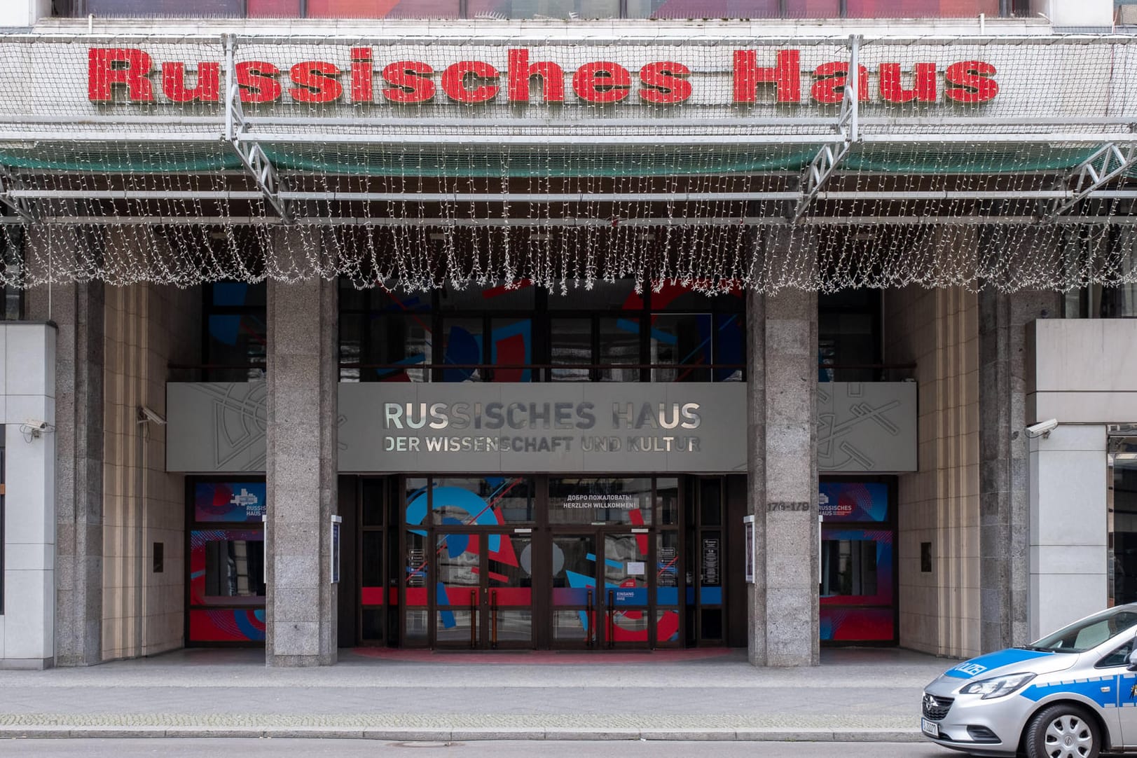 Das "Russische Haus" in Berlin (Archivbild): Hier weiß man nichts von "Heizpunkt"-Plänen.