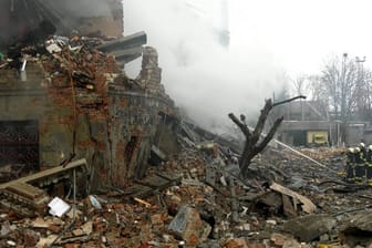 Zerstörung in Dnipro: Dort soll der Bürgermeister der Stadt Dniprorudne entführt worden sein.