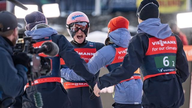 Das deutsche Team sicherte sich bei der Skiflug-WM Silber.