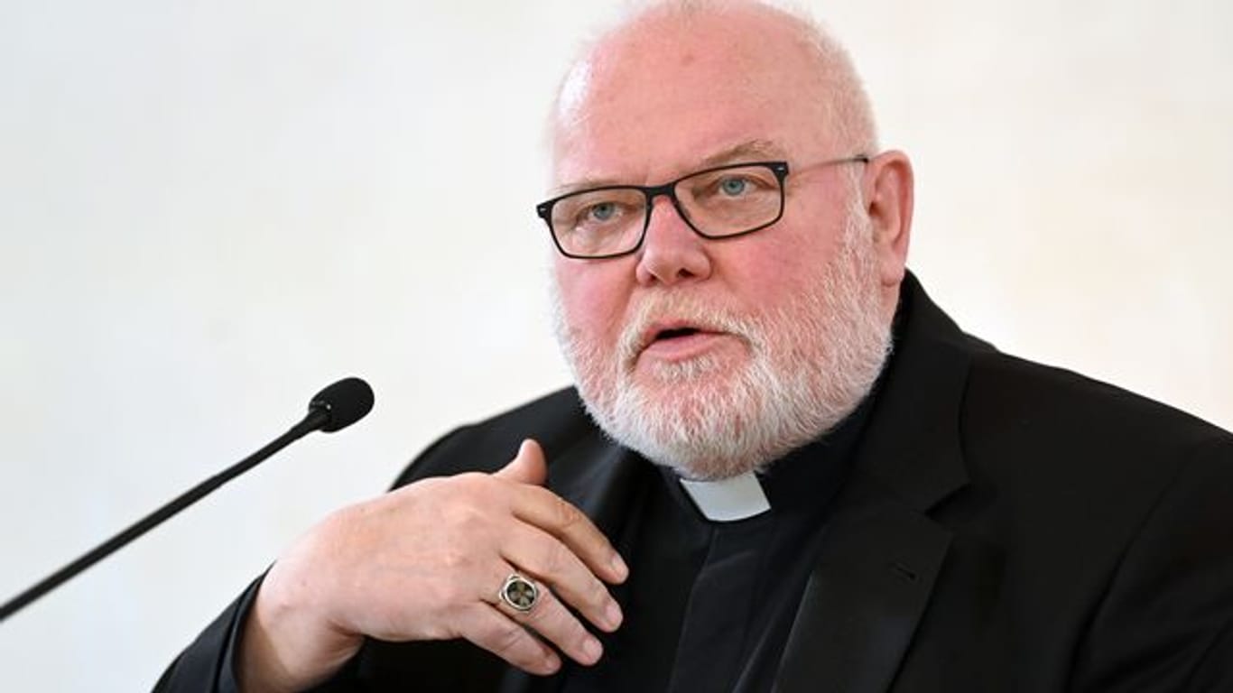 Kardinal Reinhard Marx, Erzbischof von München und Freising, hat einen Gottesdienst mit der Münchner Queer-Gemeinde gefeiert.