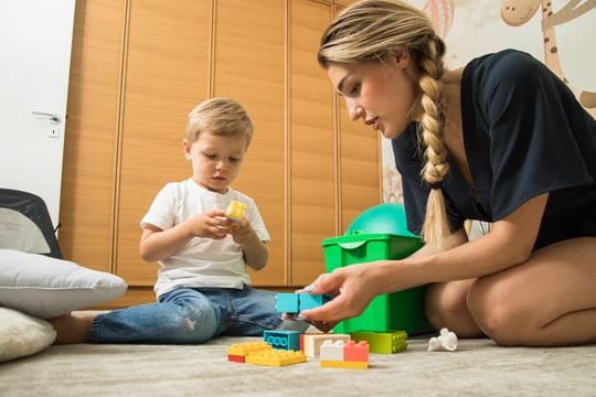 Bleibt die Kita wegen eines Streiks zu, müssen Eltern die Kinderbetreuung anderweitig organisieren.