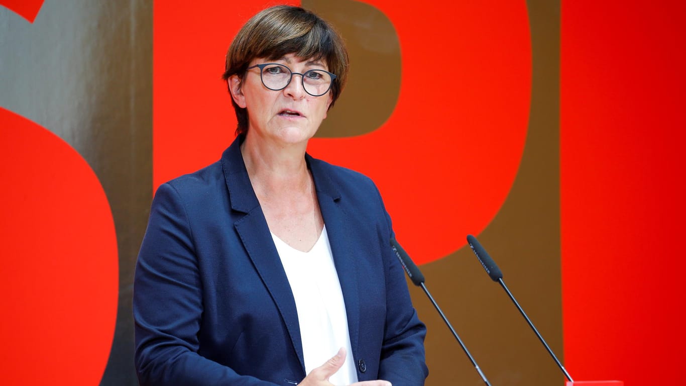 Saskia Esken, Vorsitzende der SPD: Sie fordert eine Maskenpflicht, etwa beim Einkaufen.