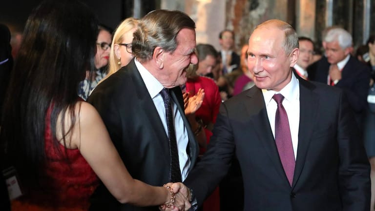 Wladimir Putin und Gerhard Schröder 2018 in Wien: Was haben die beiden Ende vergangener Woche besprochen?