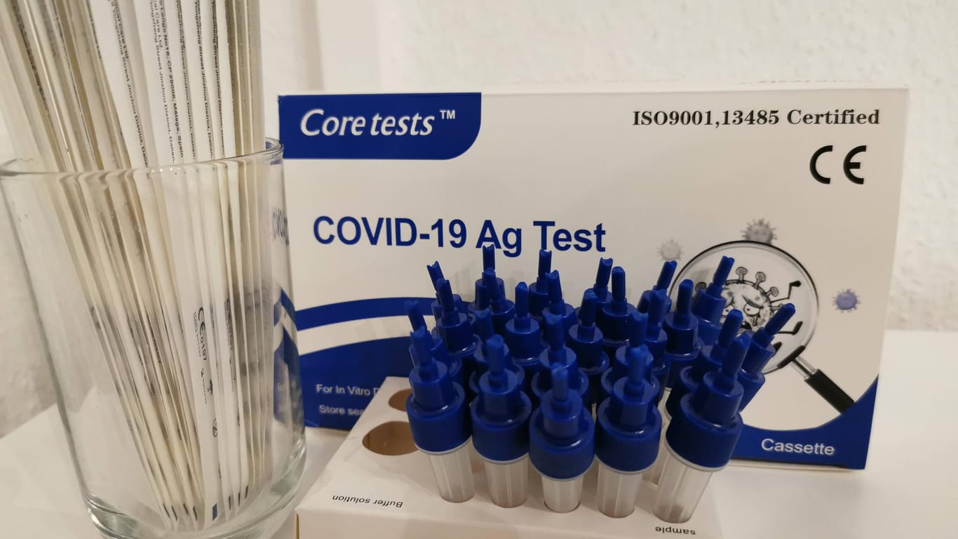 COVID-19 Antigen-Tests (Symbolbild): Die Inzidenz in Sachsen und Leipzig ist erneut angestiegen.