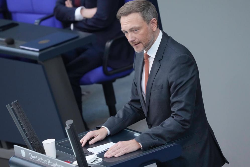 Christian Lindner, Bundesfinanzminister: Das Finanzministerium will die Neuverschuldung im kommenden Jahr drastisch senken.