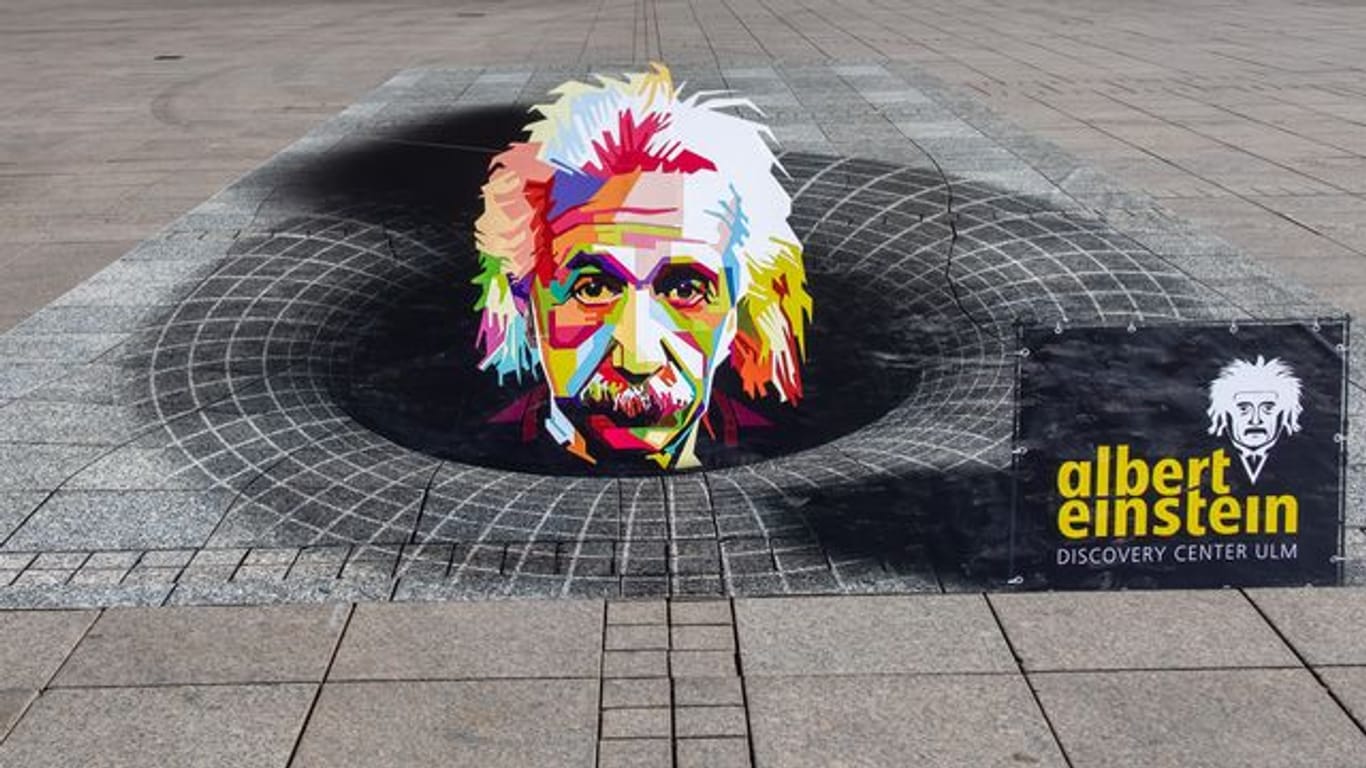 3D Einstein vor Ulmer Münster