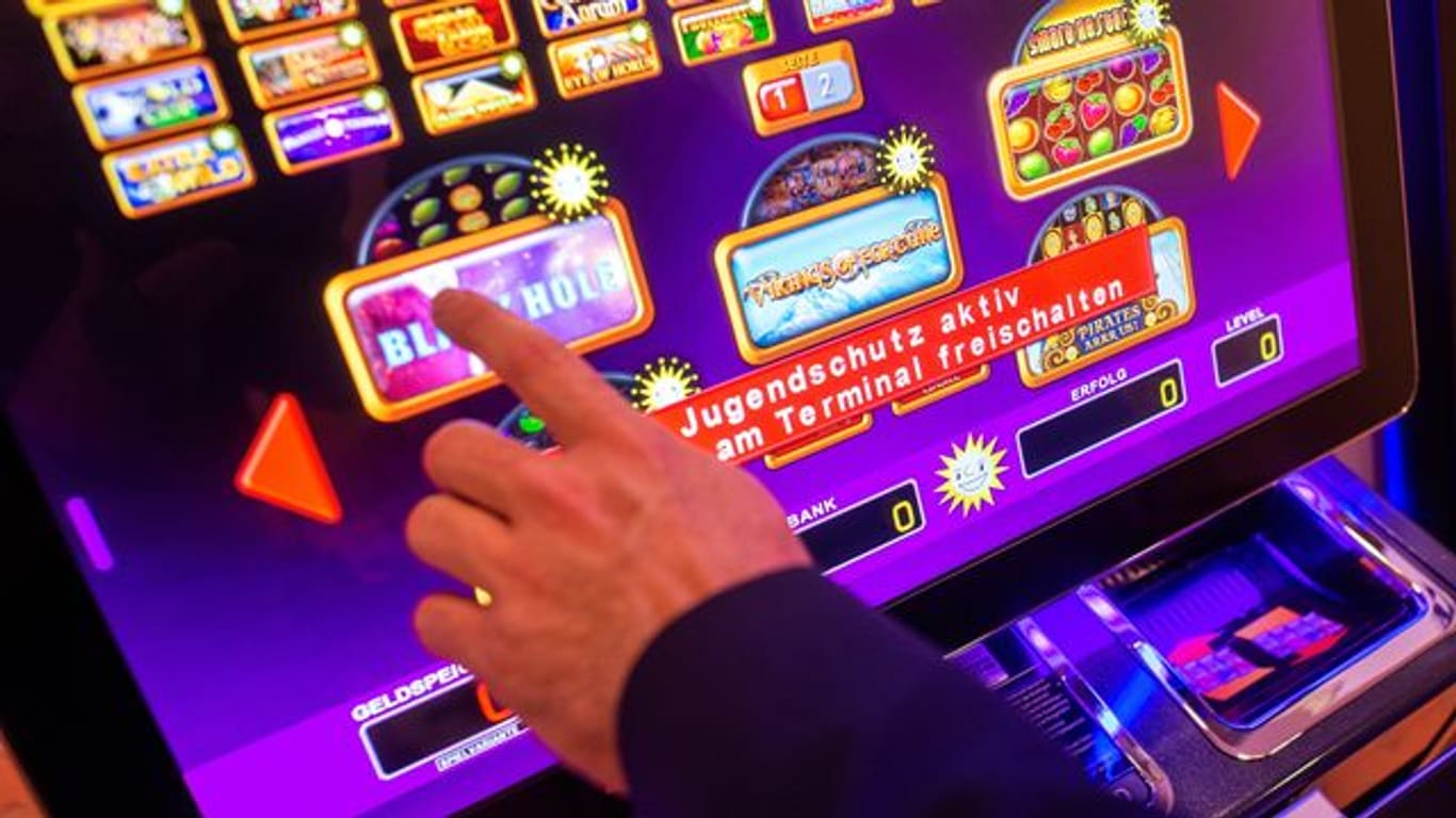 Nach einer Studie ist bei 2,3 Prozent der Menschen im Alter zwischen 18 und 70 eine "Störung durch Glücksspiele" erkennbar.