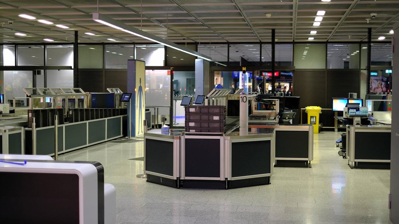 Frankfurt am Main Flughafen (Archivbild): Die Sicherheitsbereiche sollen am Dienstag leer bleiben.