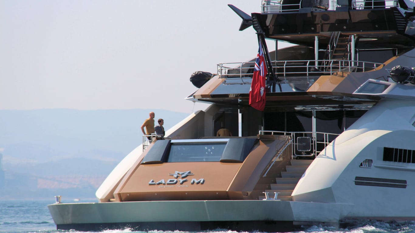65 Meter Luxus: Die Jacht von Oligarch Alexej Mordaschow haben italienische Behörden beschlagnahmt, nachdem der Tui-Großaktionär auf der Sanktionsliste der EU gelandet ist.