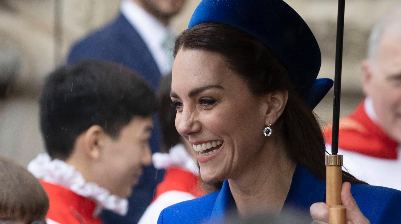 Herzogin Kate: Sie zeigte sich strahlend vor der Westminster Abbey in London.